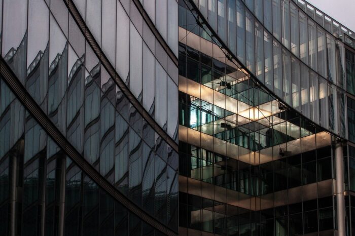 Zwischen hohem Energieverbrauch und effektiver Recyclingquote: Die Zukunft der Glasindustrie